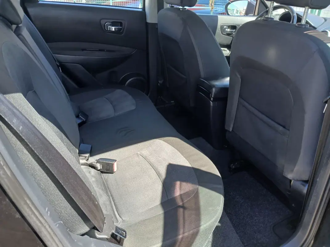 Nissan Qashqai 2011 - 8950 EUR, 149043 km - AUTO.MOTO.pt - 149043km - foto 19 de 26