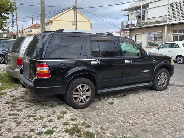 Ford EXPLORER XLT 2005