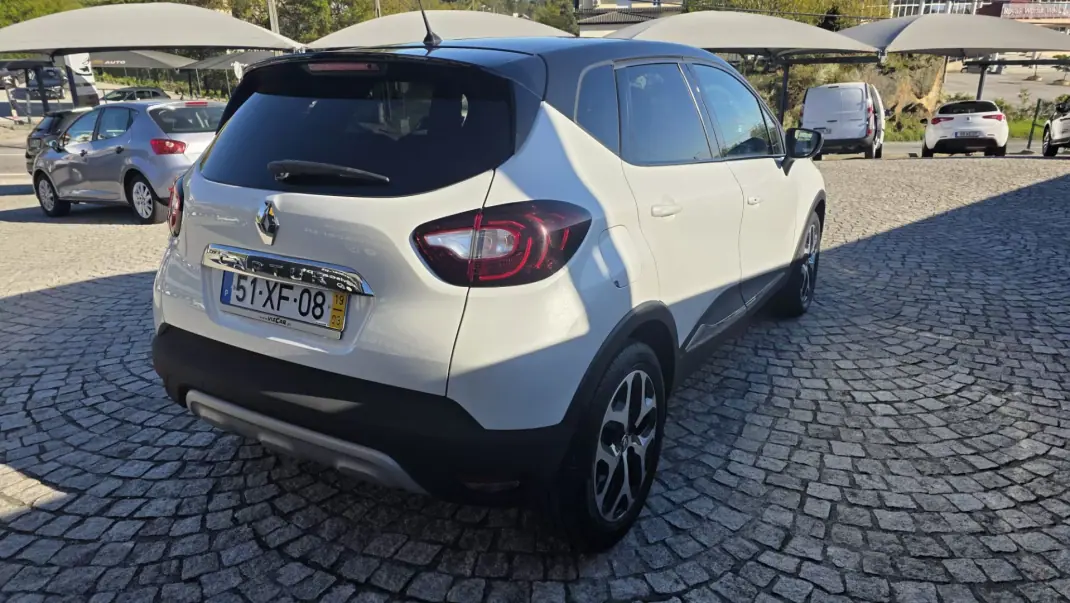 Renault Captur 2019 - 15590 EUR, 47000 km - AUTO.MOTO.pt - 47000km - foto 6 de 14