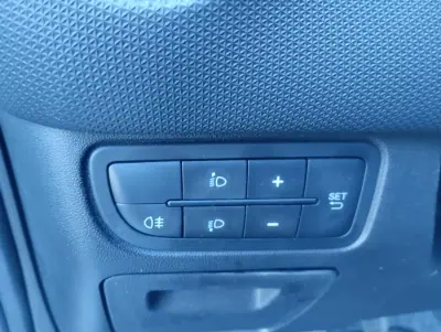 Fiat PUNTO 2019 - 7999 EUR, 180000 km - AUTO.MOTO.pt - 180000km - foto 16 de 27