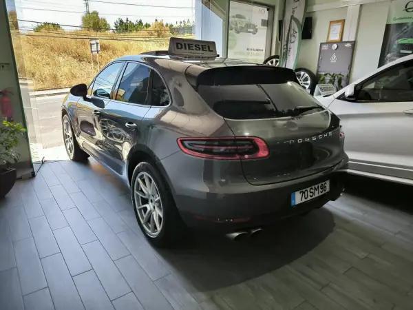 Porsche Macan 2014 - 42950 EUR, 177239 km - AUTO.MOTO.pt - 177239km - foto 14 de 59