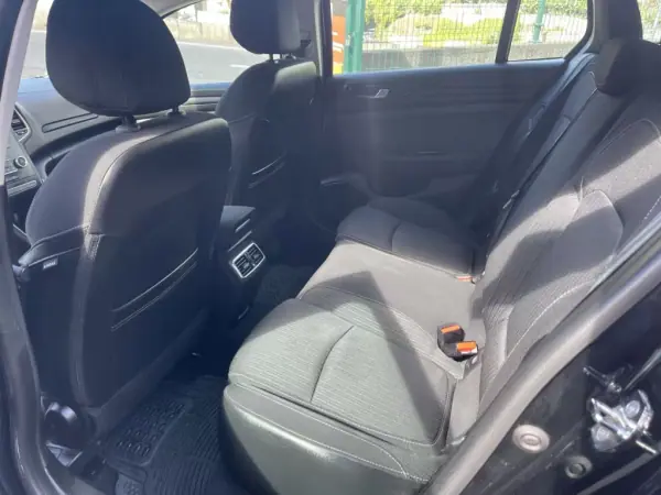 Renault Mégane Sport Tourer 2019 - 17950 EUR, 72574 km - AUTO.MOTO.pt - 72574km - foto 9 de 12