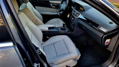 Mercedes-Benz E 220 2010 - 17450 EUR, 226000 km - AUTO.MOTO.pt - 226000km - foto 14 de 24