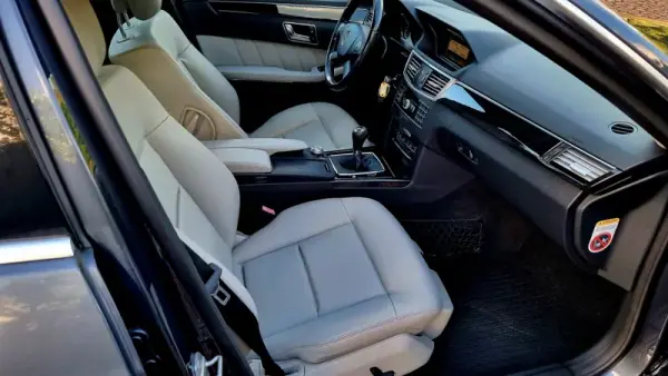 Mercedes-Benz E 220 2010 - 17450 EUR, 226000 km - AUTO.MOTO.pt - 226000km - foto 14 de 24