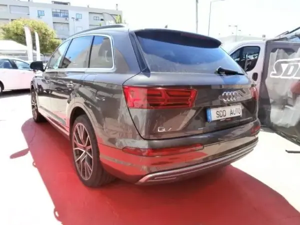 Audi Q7 2016 - 45000 EUR, 155902 km - AUTO.MOTO.pt - 155902km - foto 7 de 54