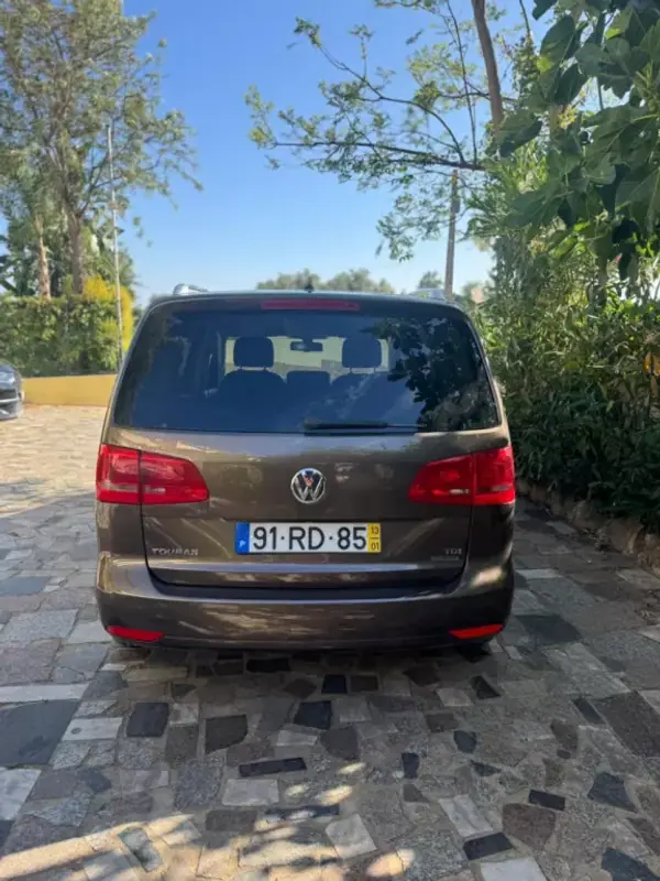 Volkswagen Touran 2013 - 12500 EUR, 231091 km - AUTO.MOTO.pt - 231091km - foto 4 de 10