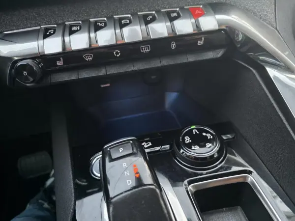 Peugeot 5008 2018 - 17750 EUR, 125000 km - AUTO.MOTO.pt - 125000km - foto 35 de 36