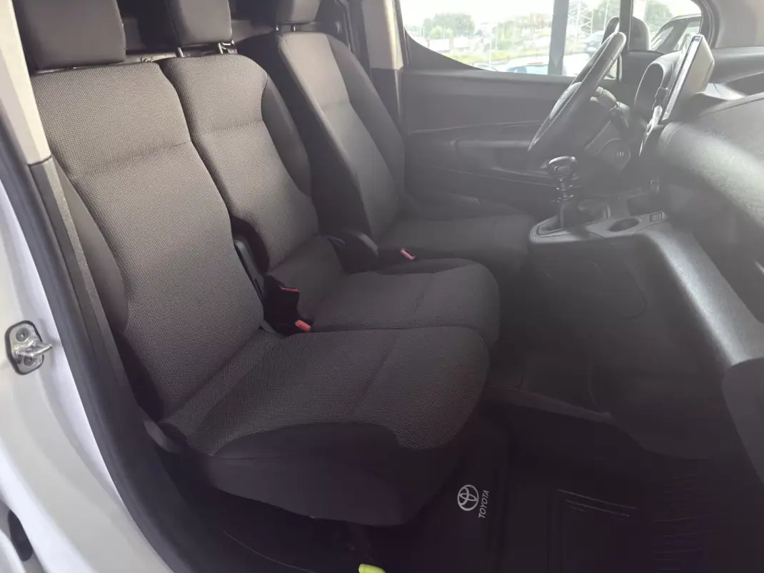 Toyota PROACE City EXCLUSIVE 2022 - 16490 EUR, 80811 km - AUTO.MOTO.pt - 80811km - foto 7 de 21