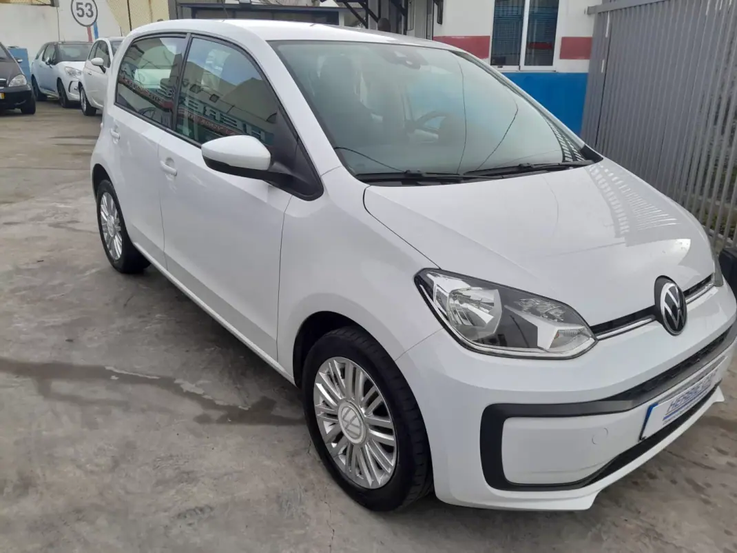 Volkswagen Up! 2024 - 15900 EUR, 43000 km - AUTO.MOTO.pt - 43000km - foto 2 de 11