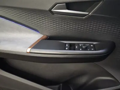 Cupra Born 2023 - 31400 EUR, 69000 km - AUTO.MOTO.pt - 69000km - foto 7 de 11