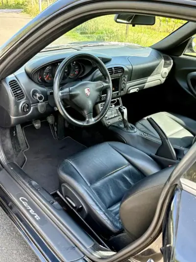 Porsche 911 2002 - 44900 EUR, 120127 km - AUTO.MOTO.pt - 120127km - foto 9 de 23
