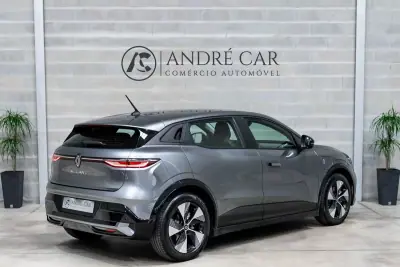 Renault Mégane E-Tech 2022 - 22450 EUR, 57733 km - AUTO.MOTO.pt - 57733km - foto 6 de 40