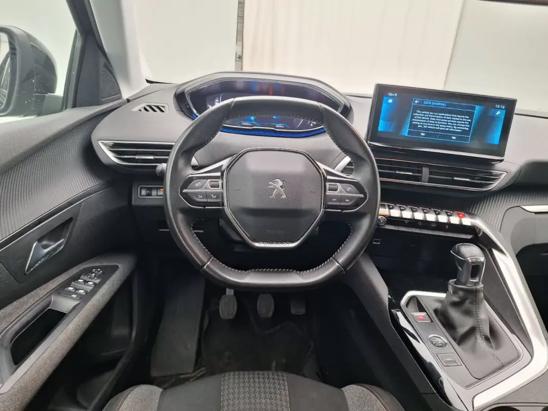 Peugeot 5008 2022 - 18750 EUR, 146000 km - AUTO.MOTO.pt - 146000km - foto 6 de 17