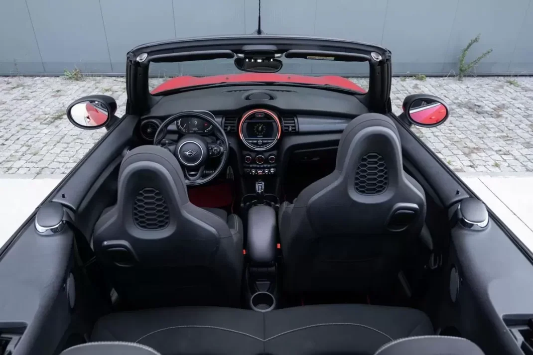 MINI Cooper 2021 - 25999 EUR, 94000 km - AUTO.MOTO.pt - 94000km - foto 29 de 38