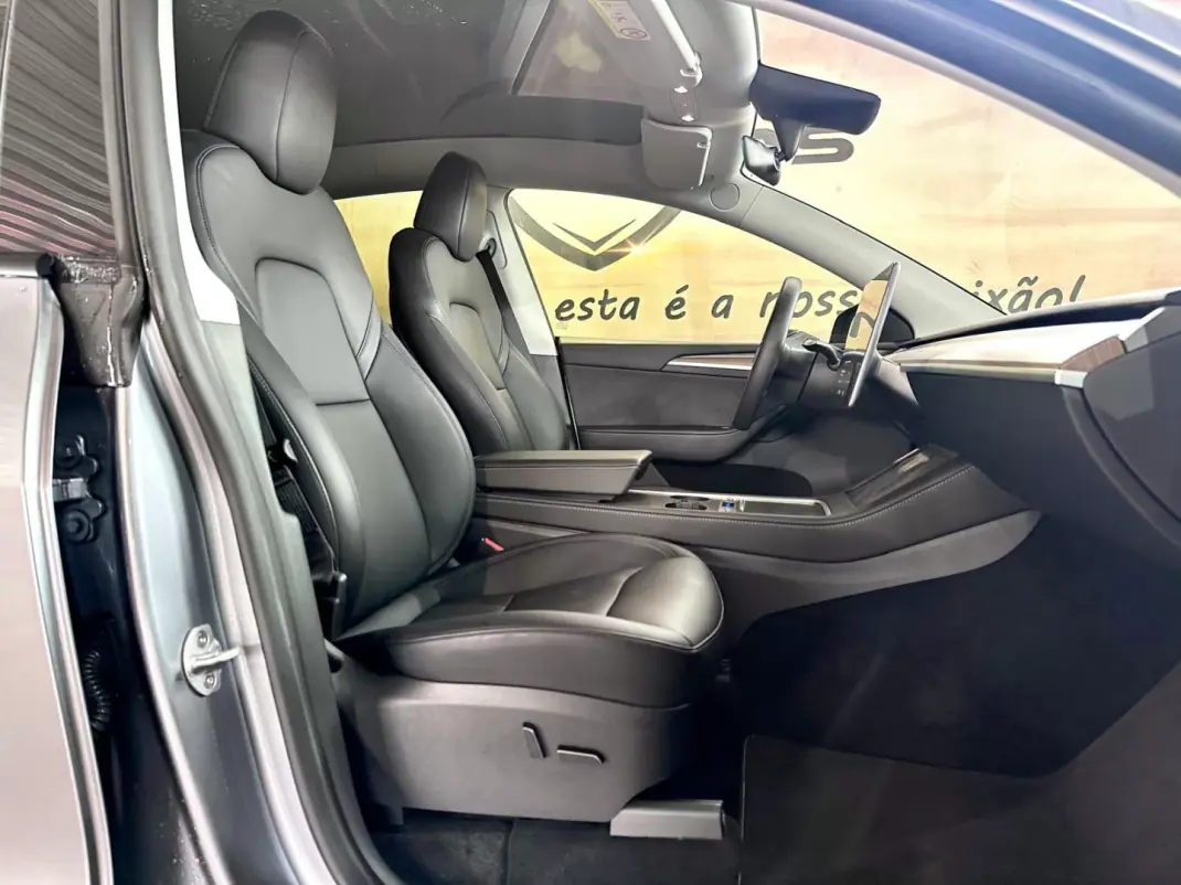 Tesla Model Y 2023 - 42900 EUR, 41470 km - AUTO.MOTO.pt - 41470km - foto 13 de 35