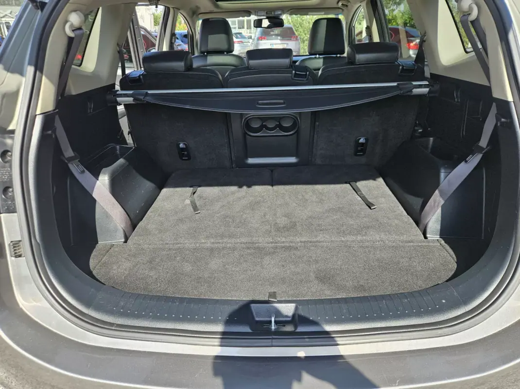Kia Carens 2018 - 17700 EUR, 104900 km - 104900km - foto 48 de 52