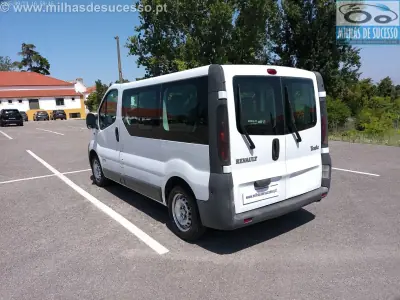 Renault 2002 - 6500 EUR, 457000 km - AUTO.MOTO.pt - 457000km - foto 11 de 19