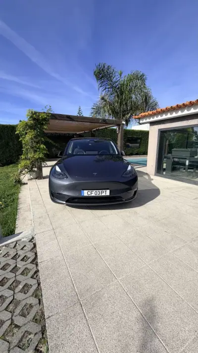 Tesla Model Y 2021 — foto 3 de 15
