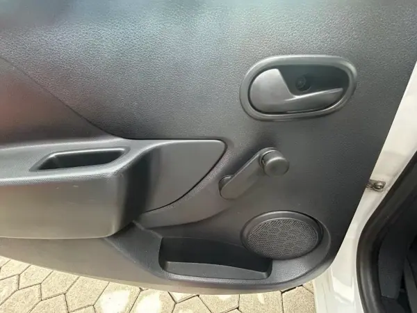 Dacia Sandero 2015 - 8500 EUR, 58577 km - 58577km - foto 15 de 19