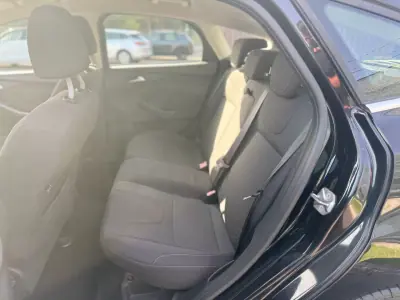 Ford Focus 2014 - 8250 EUR, 213902 km - AUTO.MOTO.pt - 213902km - foto 16 de 19
