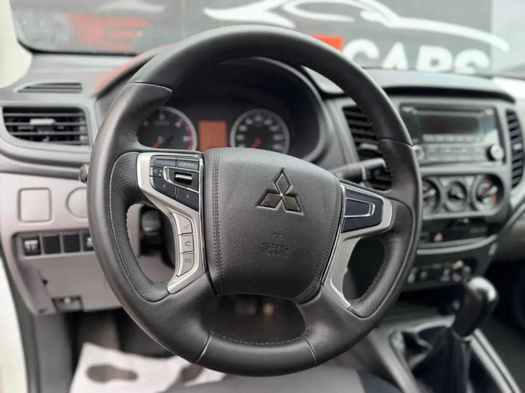 Mitsubishi L200 2.4 DI-D CE 3LUG Club Invite 4WD 2019 - 22900 EUR, 126907 km - AUTO.MOTO.pt - 126907km - foto 8 de 18