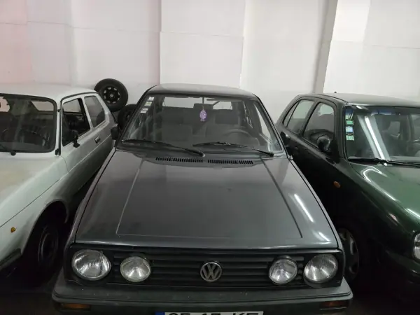 Volkswagen Golf 1990 - 5000 EUR, 330000 km - AUTO.MOTO.pt - 330000km - foto 2 de 4