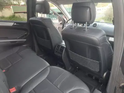 Mercedes-Benz ML 350 2010 - 15900 EUR, 220100 km - AUTO.MOTO.pt - 220100km - foto 10 de 18