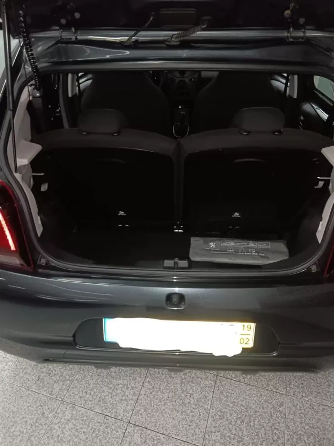 Peugeot 108 2019 - 10950 EUR, 95127 km - AUTO.MOTO.pt - 95127km - foto 4 de 12