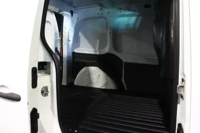 Renault 2019 - 9450 EUR, 190000 km - AUTO.MOTO.pt - 190000km - foto 16 de 23