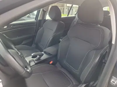 Renault Mégane Sport Tourer 2017 - 11530 EUR, 167840 km - AUTO.MOTO.pt - 167840km - foto 5 de 31