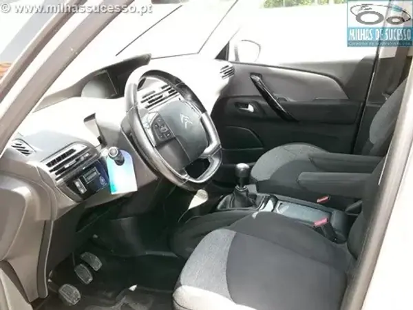 Citroën C4 Picasso 2017 - 14250 EUR, 154000 km - AUTO.MOTO.pt - 154000km - foto 12 de 21