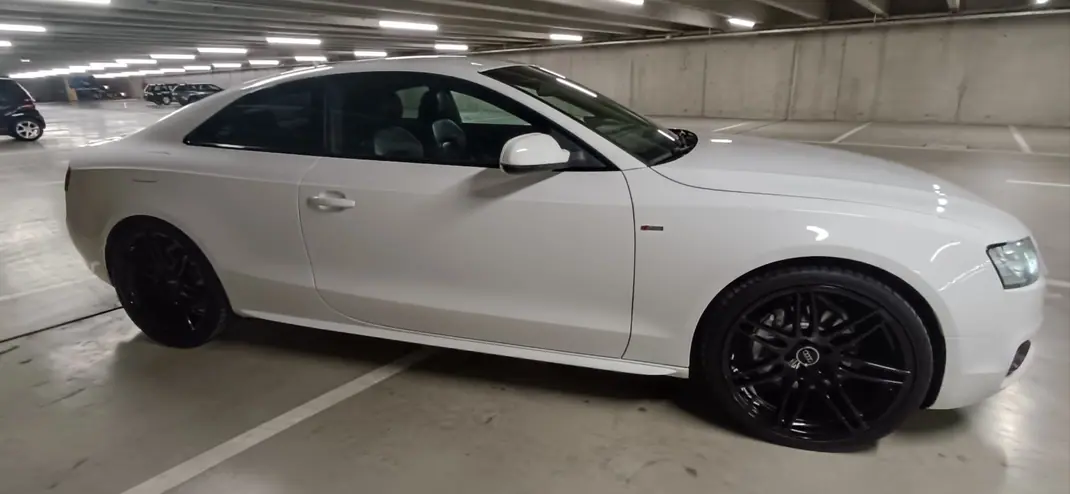 Audi A5 2010 - 15750 EUR, 276000 km - AUTO.MOTO.pt - 276000km - foto 14 de 19