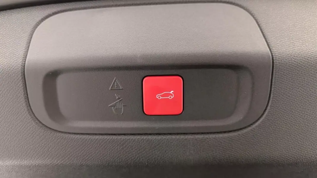 Peugeot 408 2024 - 33750 EUR, 2992 km - AUTO.MOTO.pt - 2992km - foto 18 de 19