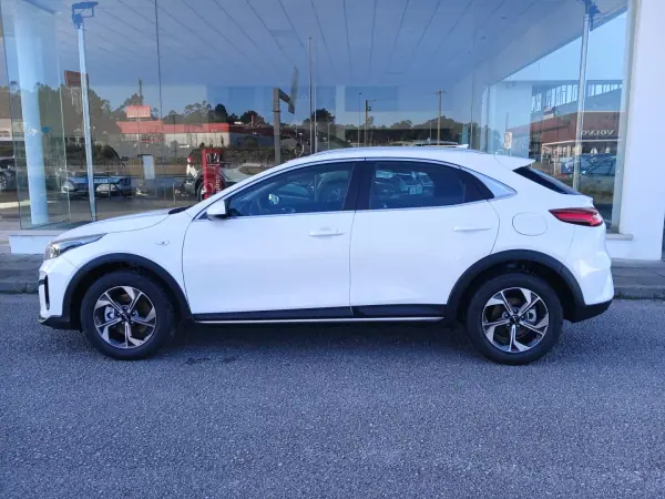 Kia XCeed 2025 - 22950 EUR, 9 km - AUTO.MOTO.pt - 9km - foto 8 de 24