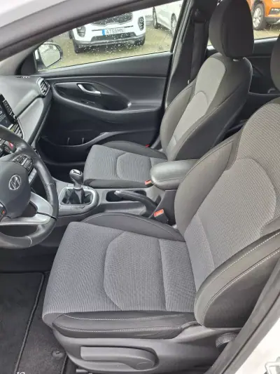 Hyundai i30 2020 - 13000 EUR, 123500 km - AUTO.MOTO.pt - 123500km - foto 12 de 25