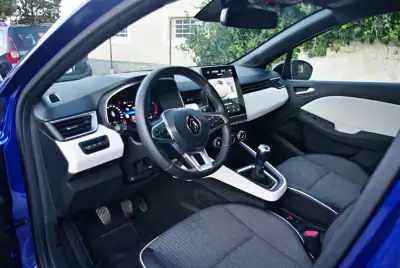 Renault Clio 2023 - 18900 EUR, 26048 km - AUTO.MOTO.pt - 26048km - foto 18 de 40