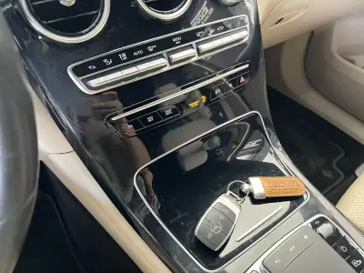 Mercedes-Benz GLC 300 2021 - 45600 EUR, 123198 km - AUTO.MOTO.pt - 123198km - foto 15 de 24