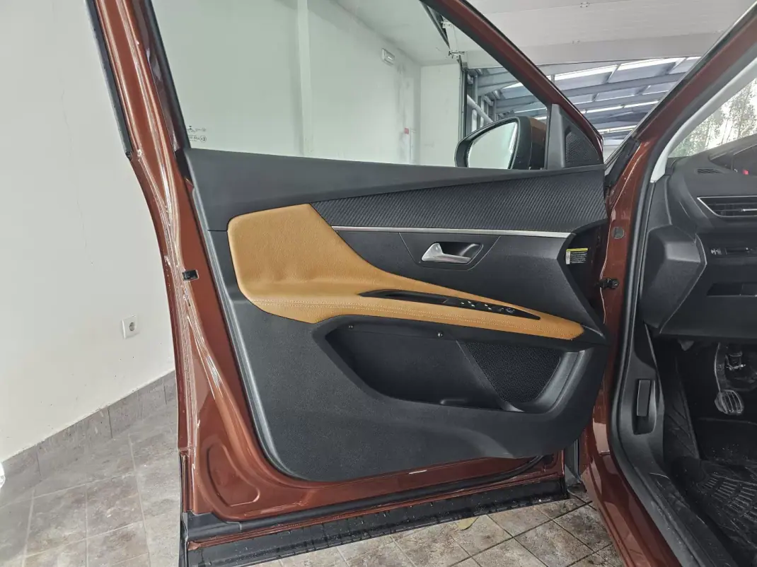 Peugeot 3008 2018 - 18500 EUR, 122503 km - AUTO.MOTO.pt - 122503km - foto 15 de 25