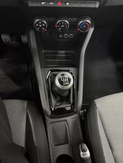 Renault Clio 2024 - 19500 EUR, 14000 km - AUTO.MOTO.pt - 14000km - foto 17 de 18