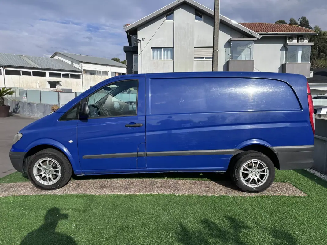 Mercedes-Benz VITO 111 CDI -LONGA 2005 - 6250 EUR, 400000 km - AUTO.MOTO.pt - 400000km - foto 8 de 25