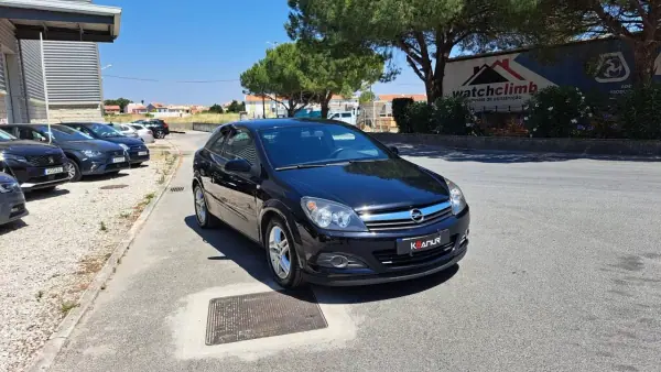 Opel Astra GTC 2007 - 4980 EUR, 201150 km - AUTO.MOTO.pt - 201150km - foto 15 de 36