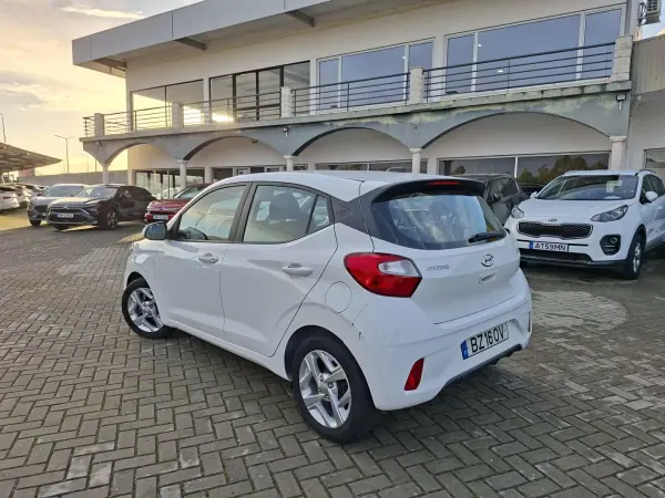 Hyundai i10 2023 - 14750 EUR, 61600 km - AUTO.MOTO.pt - 61600km - foto 8 de 28