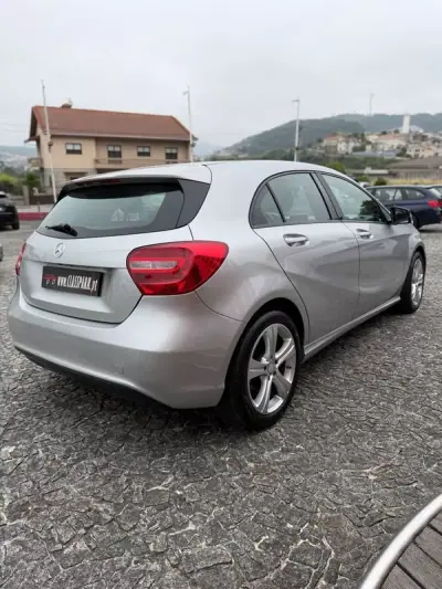 Mercedes-Benz A 160 2014 - 12900 EUR, 220000 km - AUTO.MOTO.pt - 220000km - foto 5 de 8
