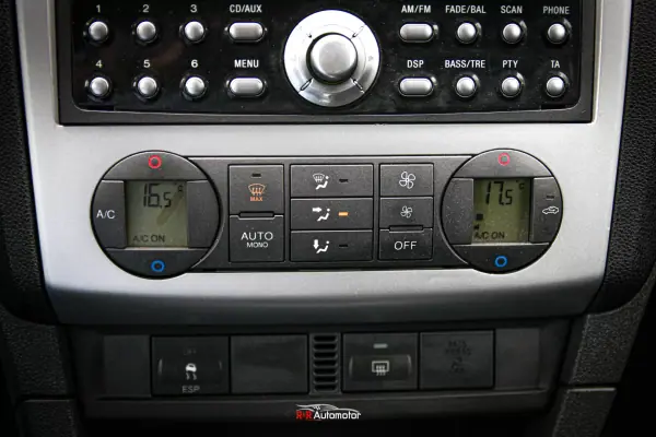 Ford Focus 1.8 TDCI 2006 - 3700 EUR, 330000 km - 330000km - foto 17 de 17