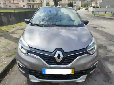 Renault Captur 2017 - 11000 EUR, 143000 km - AUTO.MOTO.pt - 143000km - foto 15 de 22
