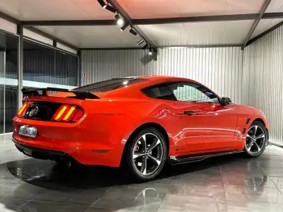 Ford Mustang 2015 - 49990 EUR, 122000 km - AUTO.MOTO.pt - 122000km - foto 12 de 54