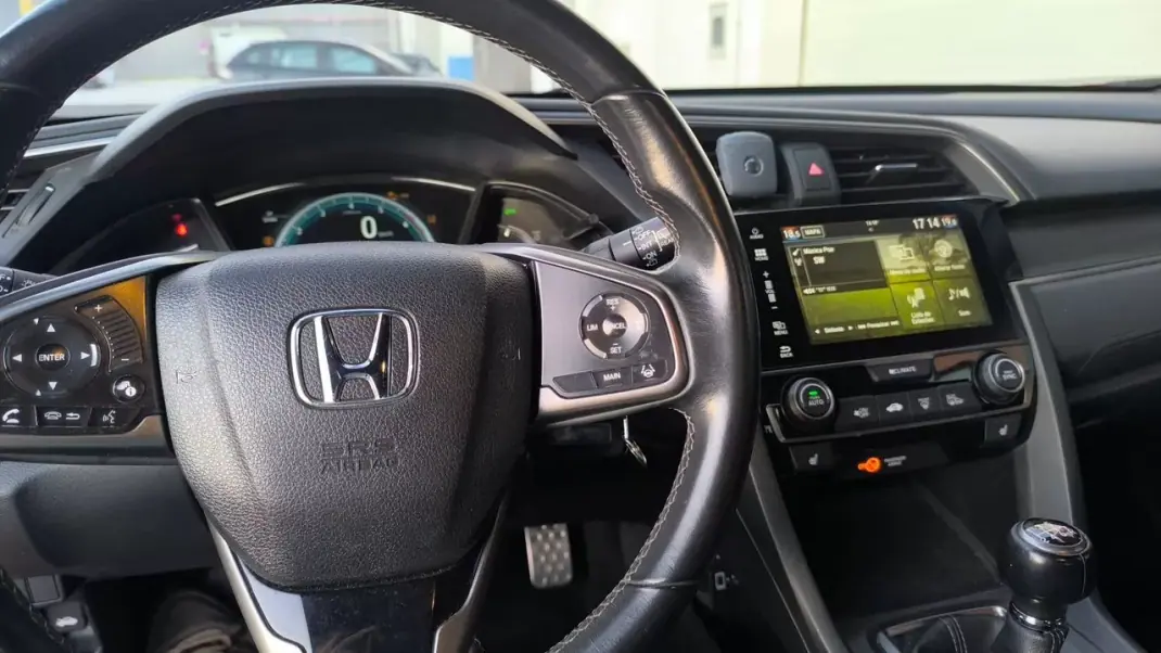 Honda Civic 2017 - 16500 EUR, 74000 km - AUTO.MOTO.pt - 74000km - foto 17 de 21