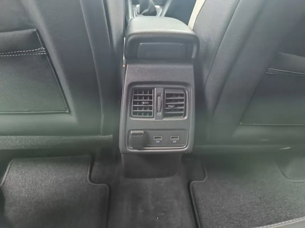 Renault Captur 2020 - 14900 EUR, 196207 km - AUTO.MOTO.pt - 196207km - foto 19 de 34