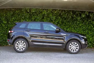 Land Rover Range Rover Evoque 2018 - 20900 EUR, 98000 km - AUTO.MOTO.pt - 98000km - foto 6 de 17