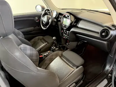 MINI One 2016 - 11900 EUR, 133000 km - AUTO.MOTO.pt - 133000km - foto 38 de 86
